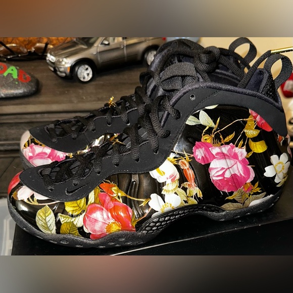 Nike Foamposite with extra large floral T shirt